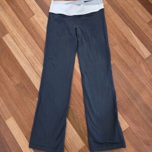 Lululemon Womens Astro Pant Size 8
